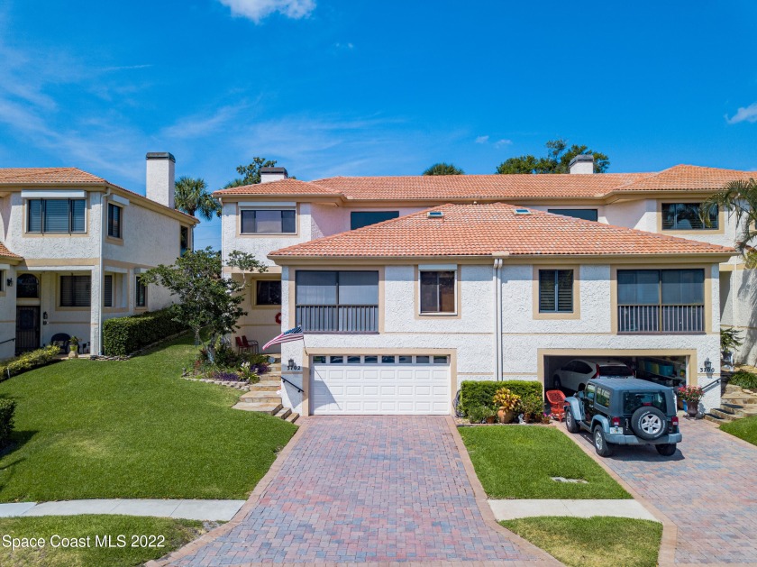 This spacious, contemporary 2-level 3 Bed / 2 Bath Townhouse is - Beach Townhome/Townhouse for sale in Titusville, Florida on Beachhouse.com