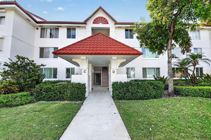 Renovated, move-in ready condo in the highly desirable - Beach Condo for sale in Hypoluxo, Florida on Beachhouse.com