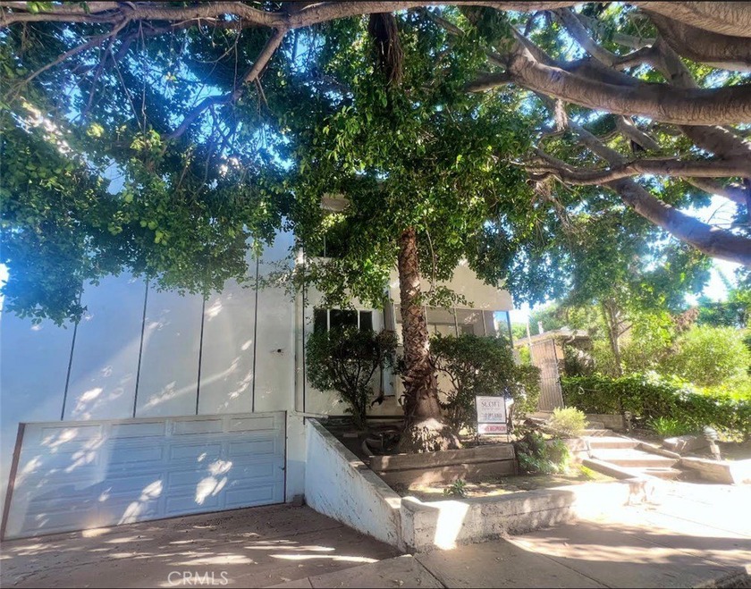 We are proud to present a rare opportunity to acquire a - Beach Apartment for sale in Santa Monica, California on Beachhouse.com