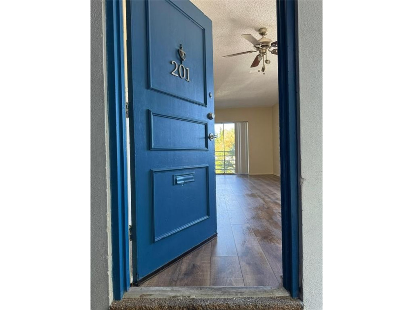 2/2 REMODELED UNIT, JUST MINUTES FROM DOWNTOWN FT. LAUDERDALE - Beach Condo for sale in Fort Lauderdale, Florida on Beachhouse.com