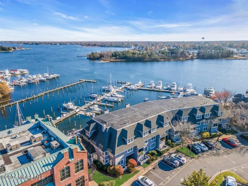 THE ONE YOU VE BEEN WAITING FOR ..RARE opportunity to own in - Beach Condo for sale in Toms River, New Jersey on Beachhouse.com