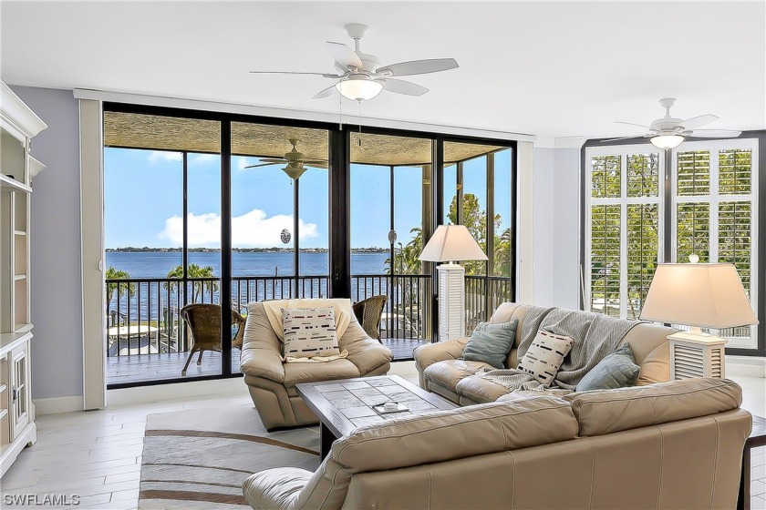 Just bring your luggage and move into this TURNKEY condo-home - Beach Condo for sale in Cape Coral, Florida on Beachhouse.com