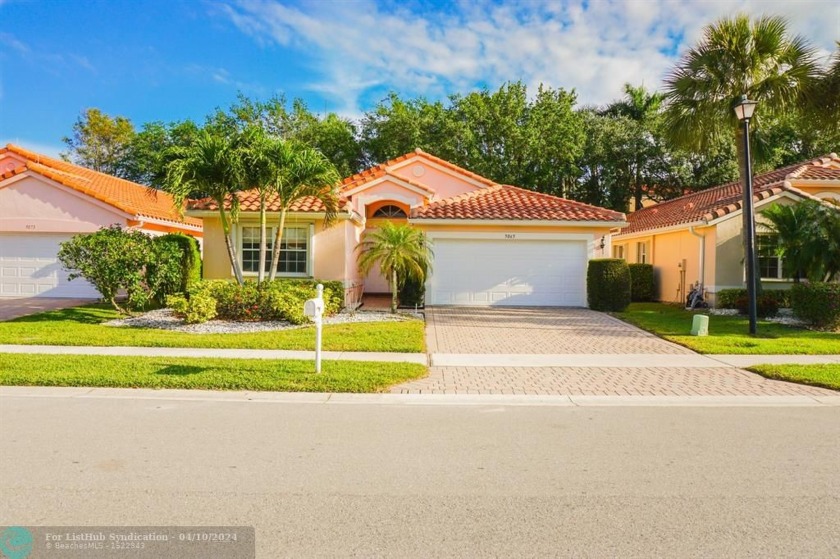 WOW....BEAUTIFULLY MODERN RENOVATED MASTER BATHROOM AND FRESHLY - Beach Home for sale in Boynton Beach, Florida on Beachhouse.com