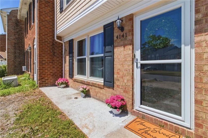 Beautifully updated and move-in ready, this home is perfectly - Beach Townhome/Townhouse for sale in Virginia Beach, Virginia on Beachhouse.com