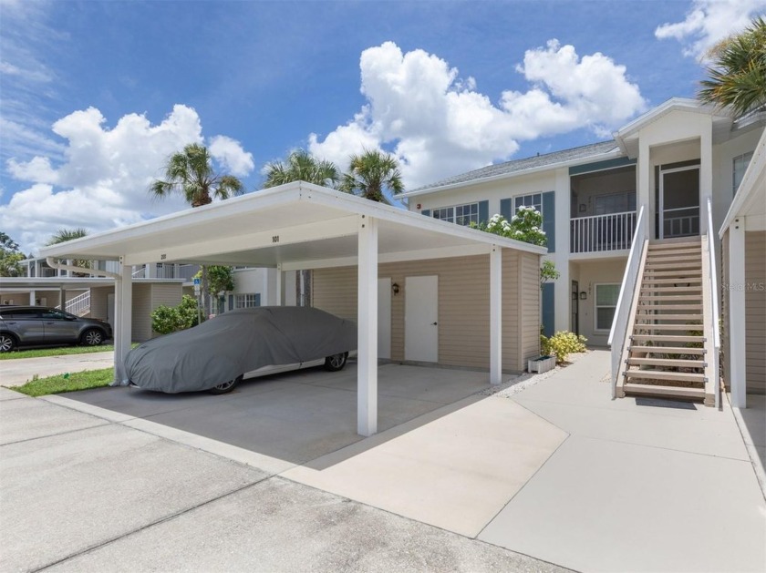 FIRST FLOOR, END UNIT Condo in a central location of West - Beach Condo for sale in Venice, Florida on Beachhouse.com