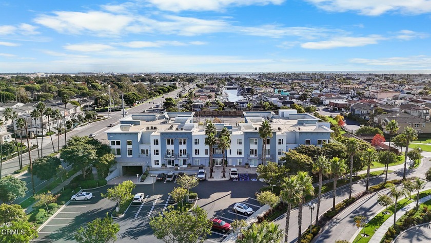 Light, bright and beautifully updated 2-bedroom 2-bath harbor - Beach Condo for sale in Oxnard, California on Beachhouse.com