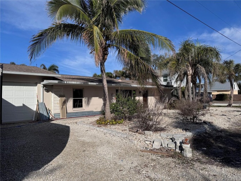 DIRECT ACCESS TO INTERCOASTAL WATERWAY AND GULF OF MEXICO! - Beach Home for sale in Englewood, Florida on Beachhouse.com
