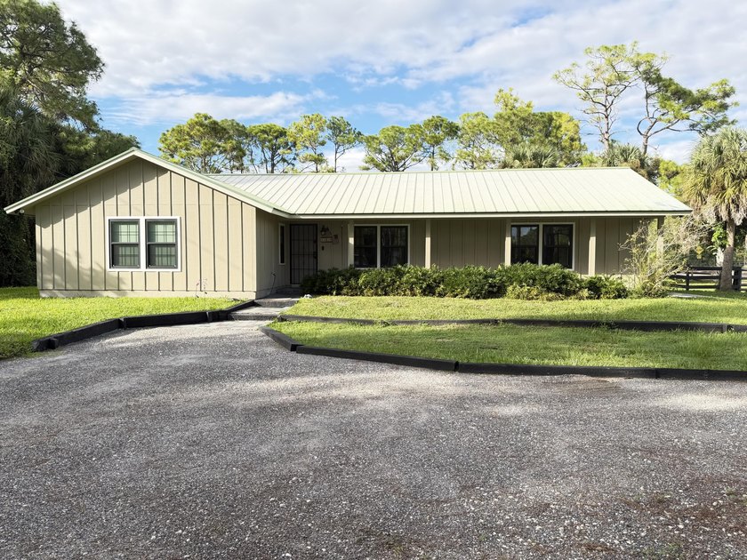 Experience the perfect combination of space, functionality, and - Beach Home for sale in West Palm Beach, Florida on Beachhouse.com