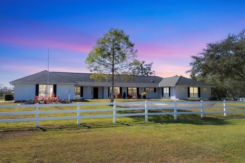 Luxury Ranch-Style Retreat on Over 4 Acres with Heated Pool - Beach Home for sale in Palmetto, Florida on Beachhouse.com