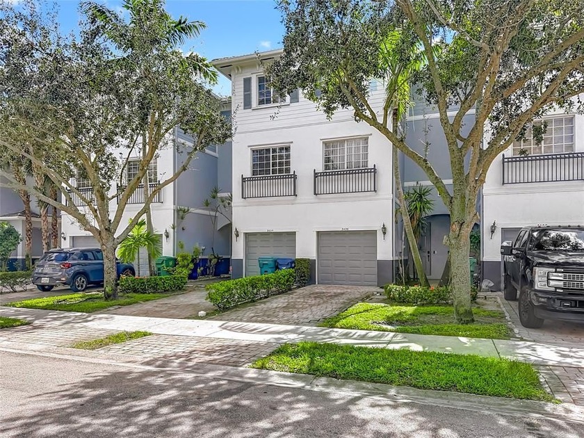 FHA-approved tri-level townhome in gated Cassa at Georgetown. 3 - Beach Townhome/Townhouse for sale in Fort Lauderdale, Florida on Beachhouse.com