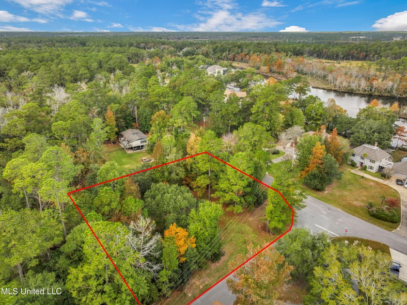 Beautiful corner lot on Manalani Place in Diamondhead! Located - Beach Lot for sale in Diamondhead, Mississippi on Beachhouse.com