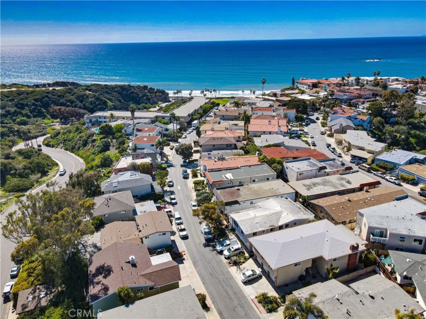 Bonafide short term rental (STR) in San Clemente's - Beach Townhome/Townhouse for sale in San Clemente, California on Beachhouse.com