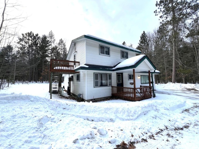 What an adorable gem in the rough! This 2 bedroom/2 bath - Beach Home for sale in Cheboygan, Michigan on Beachhouse.com