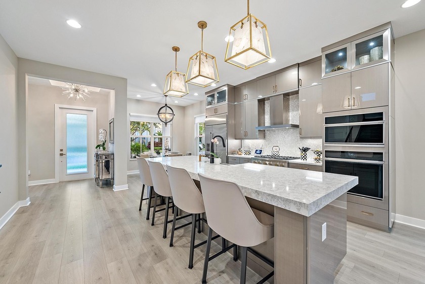 Impeccably designed and move-in ready, this residence embodies - Beach Home for sale in Palm Beach Gardens, Florida on Beachhouse.com