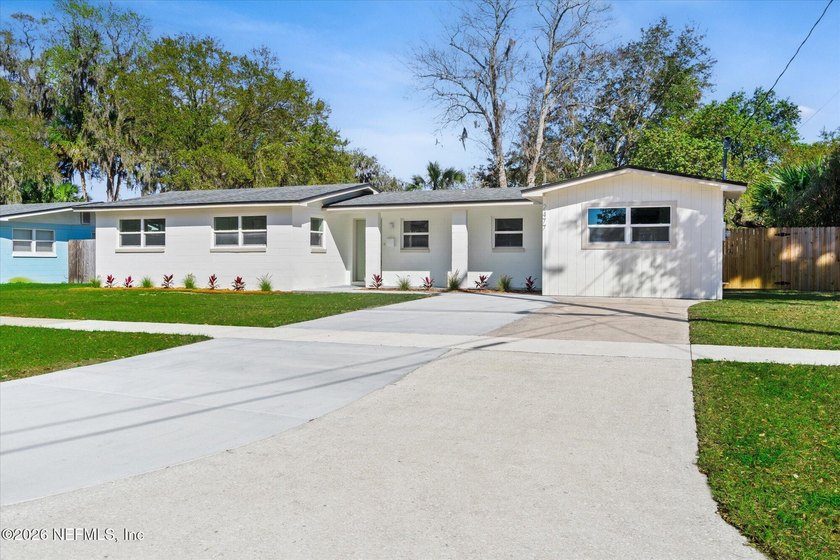 Welcome to your new beach home, a slice of paradise. This home - Beach Home for sale in Jacksonville, Florida on Beachhouse.com