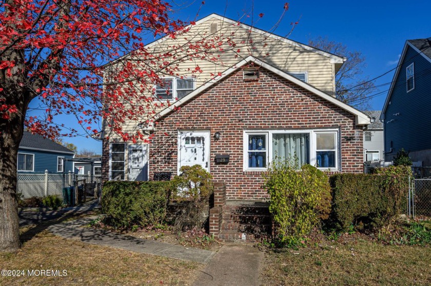 Look no further! Lovely 4 Bed 2 Bath Home in thriving North - Beach Home for sale in North Middletown, New Jersey on Beachhouse.com