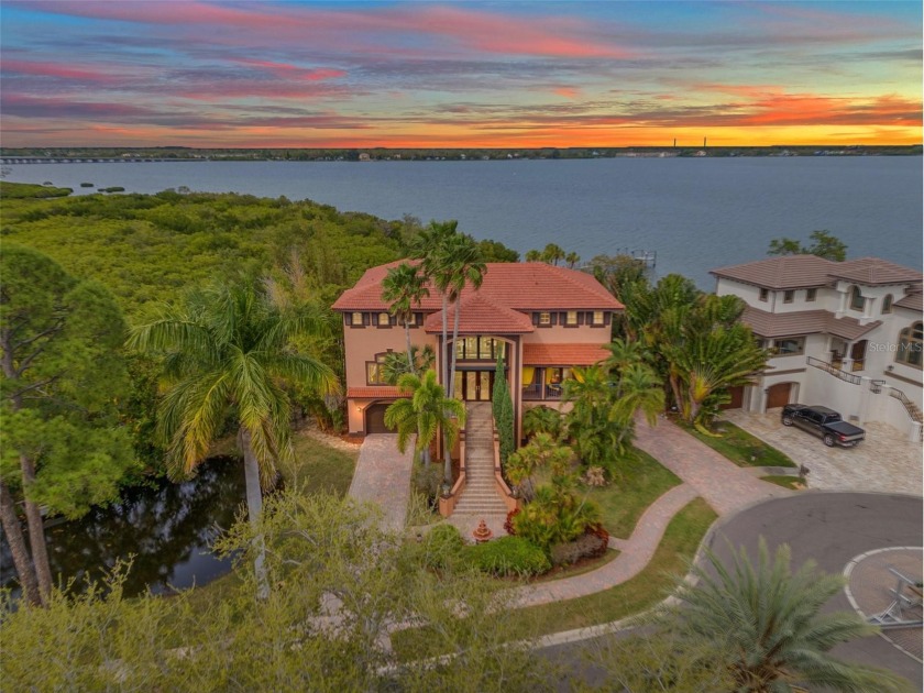 Under contract-accepting backup offers. Welcome to this stunning - Beach Home for sale in Safety Harbor, Florida on Beachhouse.com