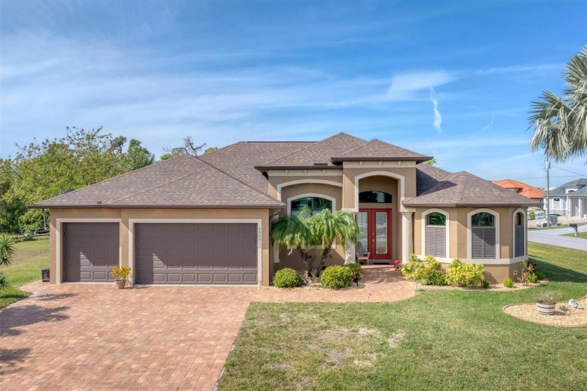 HUGE PRICE REDUCTION!!! .ENJOY *THE FLORIDA LIFESTYLE* in this - Beach Home for sale in Port Charlotte, Florida on Beachhouse.com