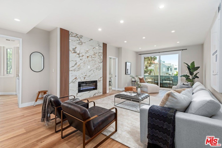 Extensively renovated single-level west facing corner unit - Beach Condo for sale in Marina Del Rey, California on Beachhouse.com