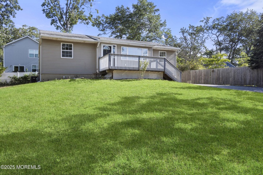 Charming 3-Bedroom Raised Ranch for Sale! This lovely home - Beach Home for sale in Forked River, New Jersey on Beachhouse.com