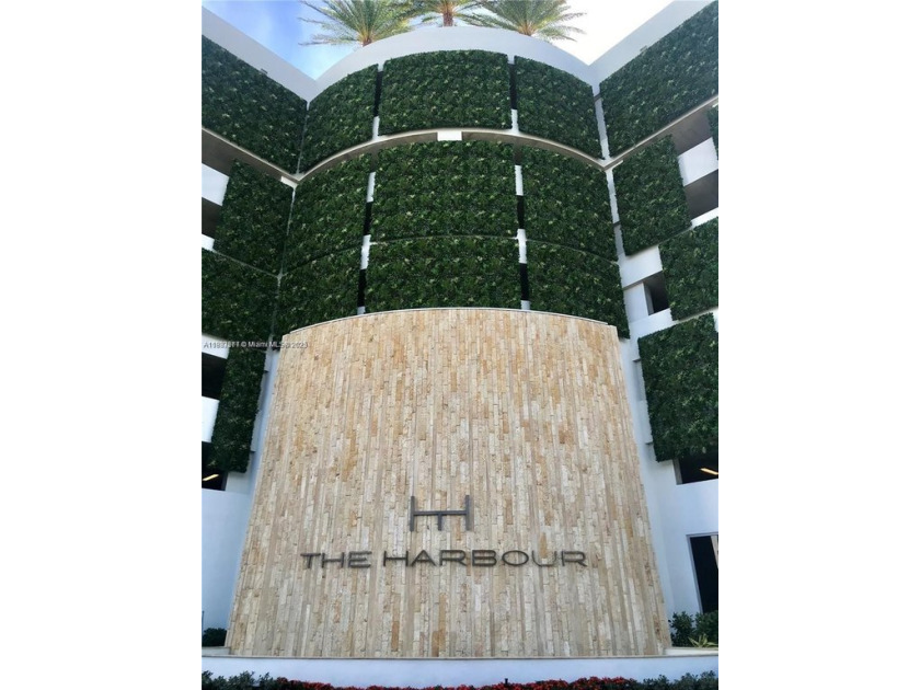 Breathtaking unit offering  LUXURY  AND PANORAMIC waterfront - Beach Condo for sale in North Miami Beach, Florida on Beachhouse.com