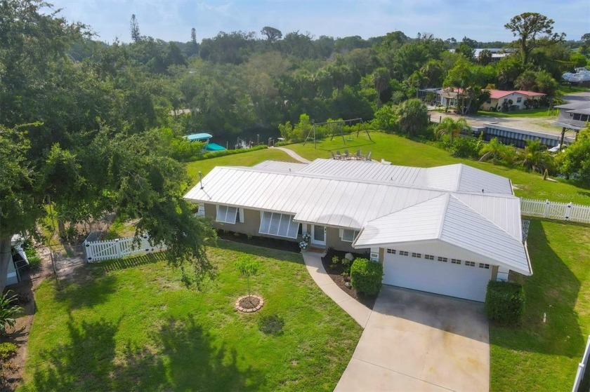 Boaters delight only 1.5 miles from the Gulf of Mexico! Discover - Beach Home for sale in Nokomis, Florida on Beachhouse.com
