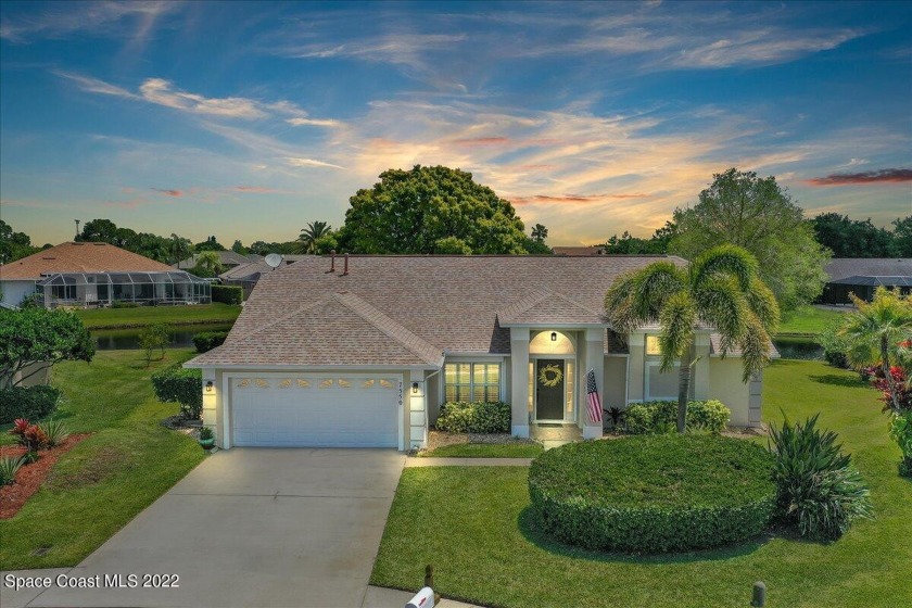 Come and See this beautiful lakefront Florida pool home in the - Beach Home for sale in Melbourne, Florida on Beachhouse.com