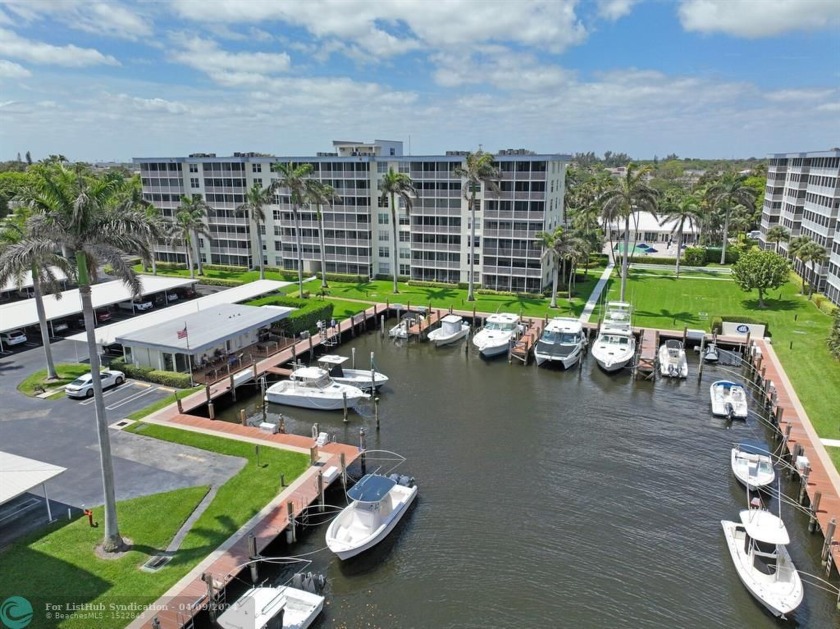 This exceptional penthouse unit boasts 2 bedrooms, 2 bathrooms - Beach Condo for sale in Delray Beach, Florida on Beachhouse.com