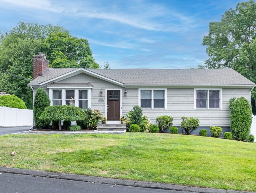 Gorgeously renovated 3 Bedroom, 3 Full Bath ranch style home - Beach Home for sale in Fairfield, Connecticut on Beachhouse.com