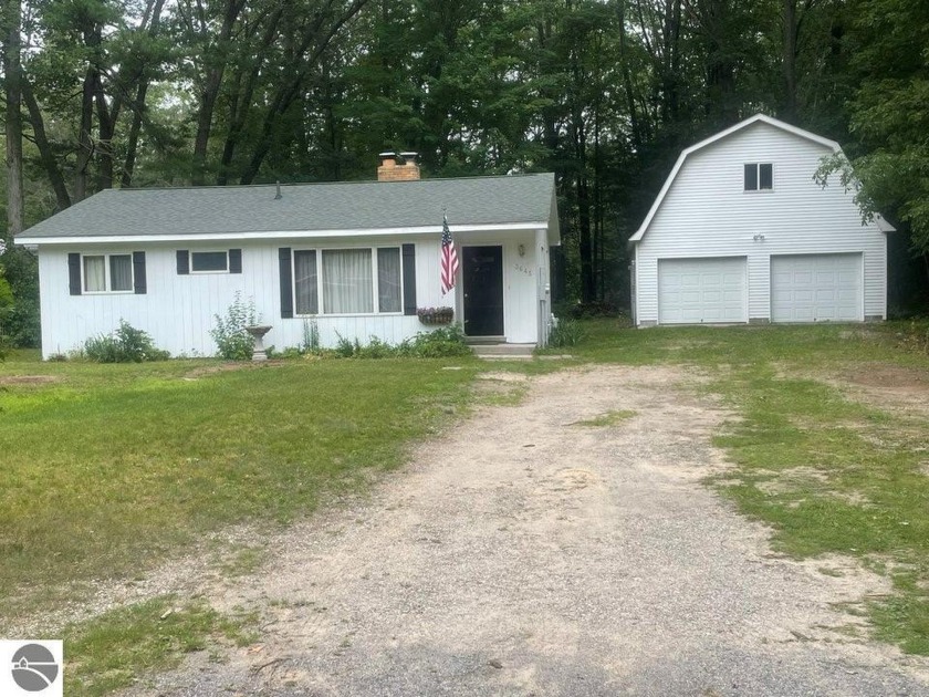 Well maintained 3 bedroom home with Lake Huron ACCESS. Brick - Beach Home for sale in East Tawas, Michigan on Beachhouse.com