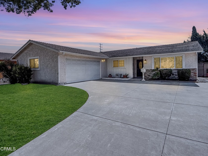Welcome to 1350 Berkshire Street in South Oxnard!This well-kept - Beach Home for sale in Oxnard, California on Beachhouse.com
