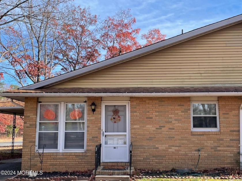 Here is the perfect one bedroom quad with a newly renovated - Beach Home for sale in Stafford, New Jersey on Beachhouse.com