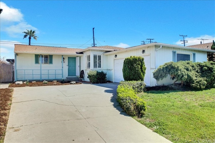 Wow! What a charming 3-bedroom 2 bath renovated home with its - Beach Home for sale in Gardena, California on Beachhouse.com