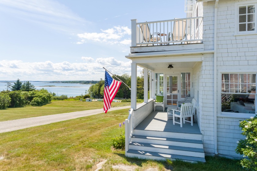 A true Maine Summer Cottage that will melt your heart! For the - Beach Home for sale in Harpswell, Maine on Beachhouse.com