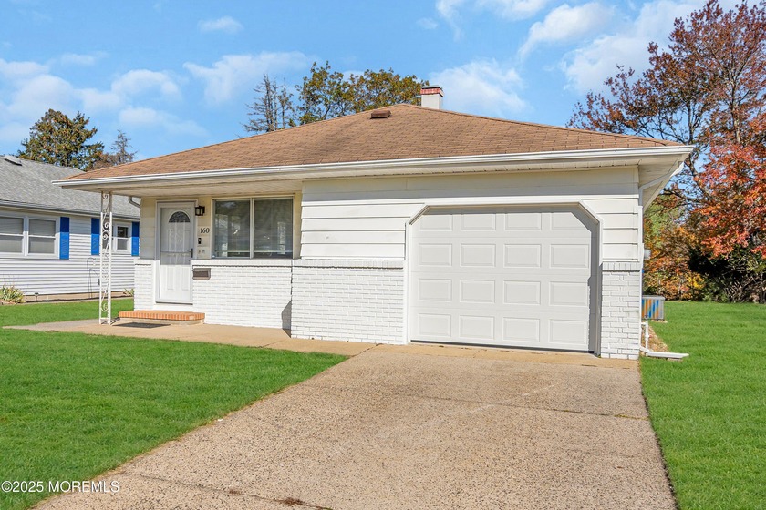 Welcome home to 160 Charlotteville Dr. S. This Yellowstone model - Beach Home for sale in Toms River, New Jersey on Beachhouse.com