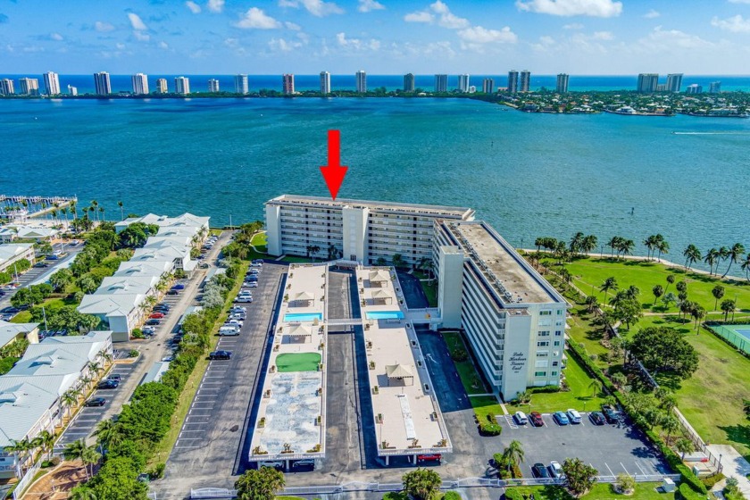 Dream condo with million dollar water views and huge potential - Beach Condo for sale in Lake Park, Florida on Beachhouse.com