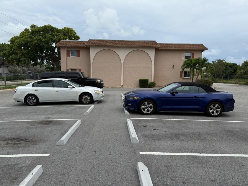 Price Reduced!!! Prime East Boca Location - Walk to Mizner Park! - Beach Condo for sale in Boca Raton, Florida on Beachhouse.com