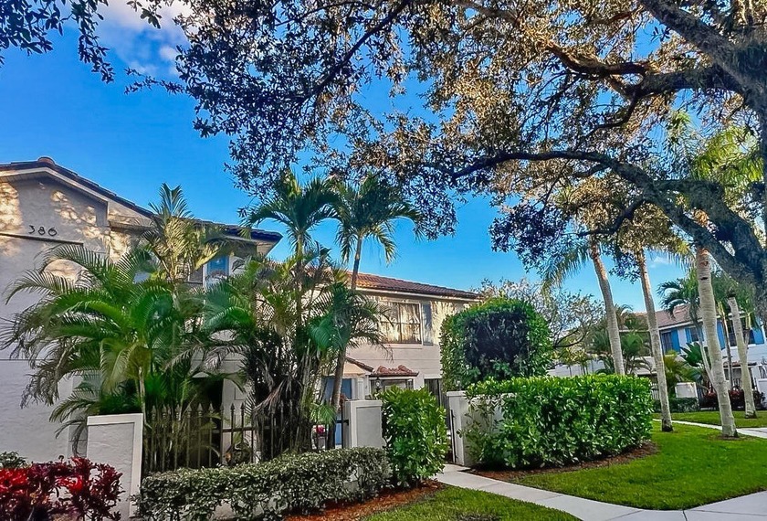 Beautifully maintained 2-story patio home in Prestwick Chase - Beach Townhome/Townhouse for sale in Palm Beach Gardens, Florida on Beachhouse.com