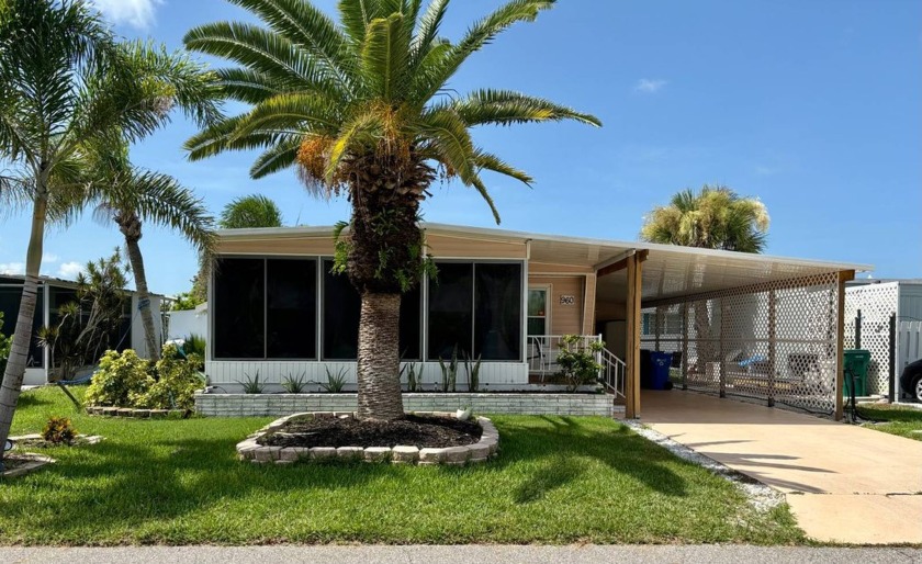 Welcome to 960 Freeport E., a fully furnished 2-bedroom, 2-bath - Beach Home for sale in Venice, Florida on Beachhouse.com