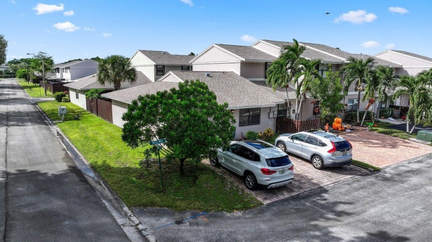 Move right into this lovely light and airy, corner unit 2BR/2BA - Beach Condo for sale in Delray Beach, Florida on Beachhouse.com