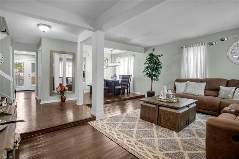 Centrally located in the Southside of Hampton Roads, this - Beach Townhome/Townhouse for sale in Virginia Beach, Virginia on Beachhouse.com