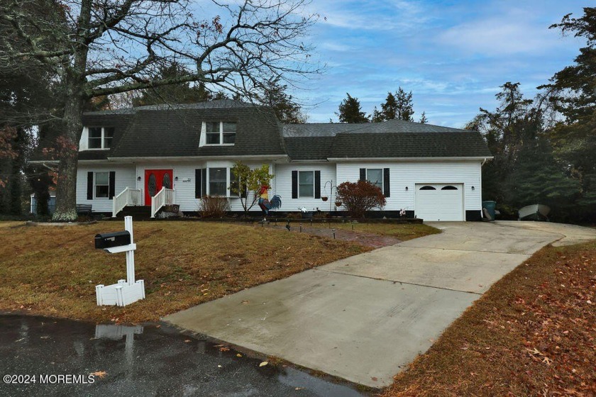 *GOLF COURSE PARADISE FOUND!* 
Nestled on the picturesque - Beach Home for sale in Little Egg Harbor, New Jersey on Beachhouse.com