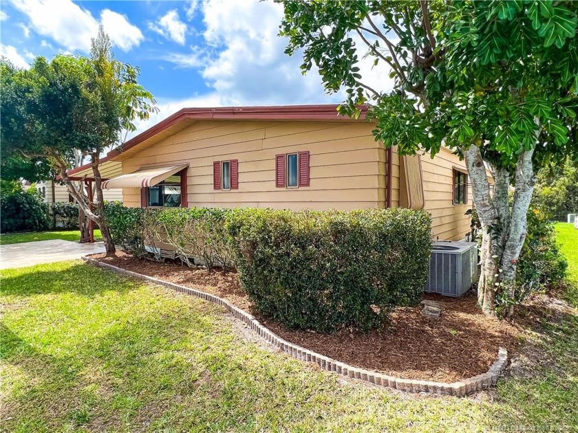 REDUCED! HANDYMAN SPECIAL!  Large Doublewide, (1392 sf under - Beach Home for sale in Stuart, Florida on Beachhouse.com