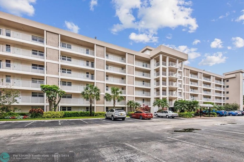 Welcome home to this beautifully upgraded 1 bedroom, 1 and 1/2 - Beach Condo for sale in Pompano Beach, Florida on Beachhouse.com