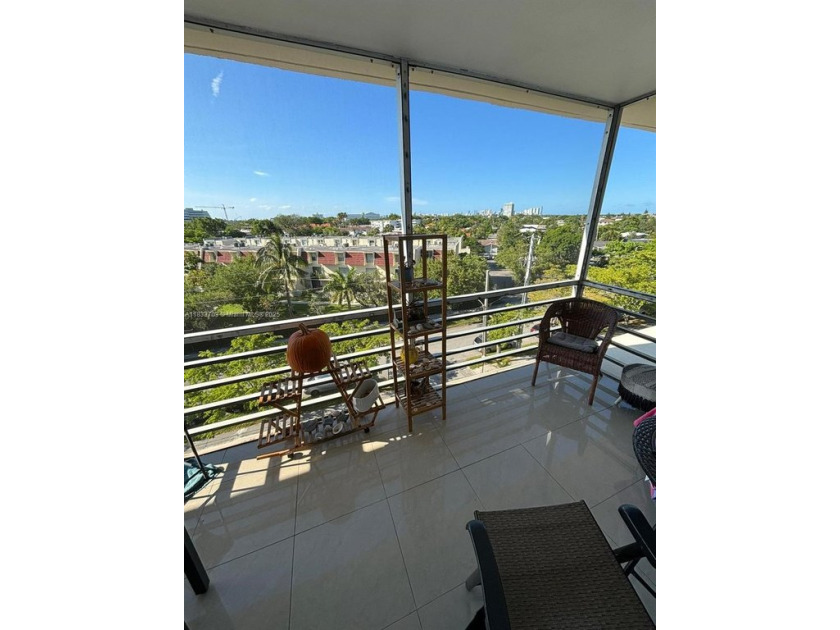 Best Studio in the Area, the unit make you feel in a 1/1  cause - Beach Condo for sale in Miami, Florida on Beachhouse.com