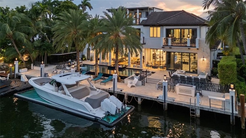 The epitome of luxury, comfort and style, this waterfront estate - Beach Home for sale in Fort Lauderdale, Florida on Beachhouse.com