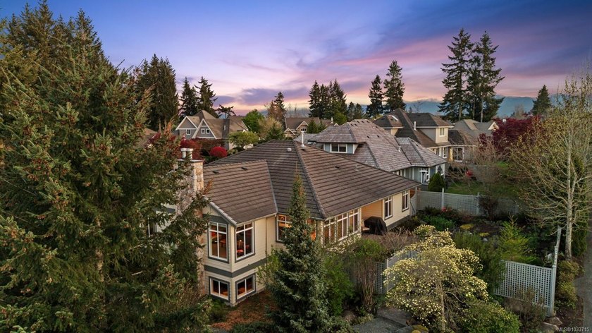 Stylish & thoughtfully designed, this 2945 sqft, 4 bed, 3 bath + - Beach Home for sale in Courtenay, British Columbia on Beachhouse.com