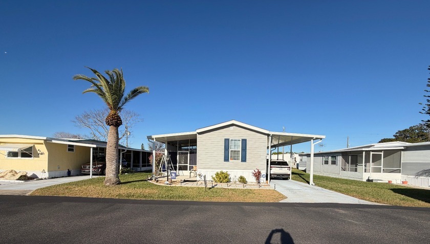 Better Than New in Lakeview Estates!  Beautiful 2019 home with a - Beach Home for sale in South Daytona, Florida on Beachhouse.com