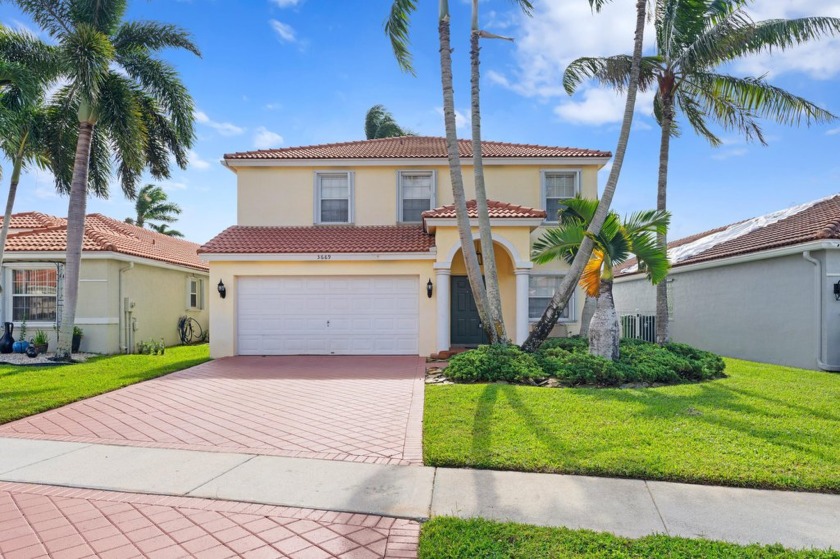 Spacious 2-story family home with pool overlooking the water - Beach Home for sale in Wellington, Florida on Beachhouse.com