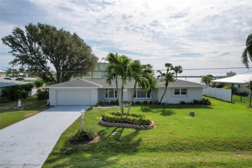 Introducing your dream home on Mississippi Avenue! This spacious - Beach Home for sale in Englewood, Florida on Beachhouse.com
